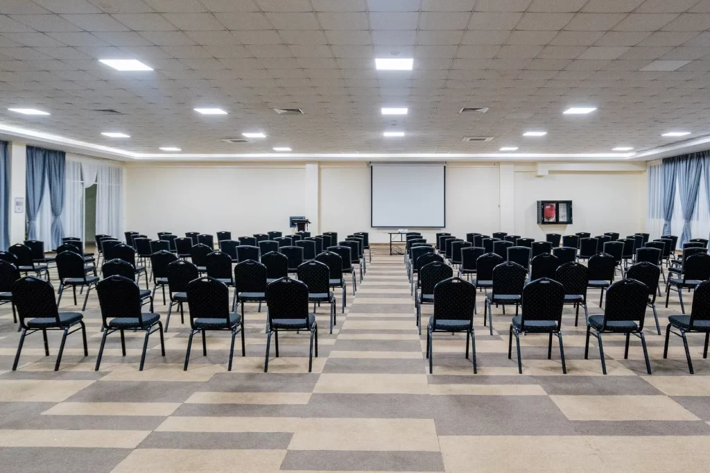 Host successful conferences in Nairobi at PrideInn Plaza. Discover modern amenities, flexible conference spaces and professional business services near JKIA